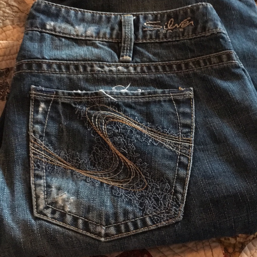Silver Jeans - distressed
